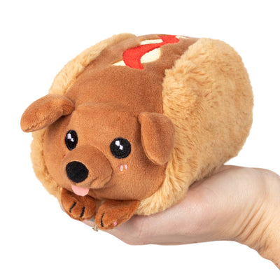 Squishable Snacker – Teckel Hotdog 20 cm